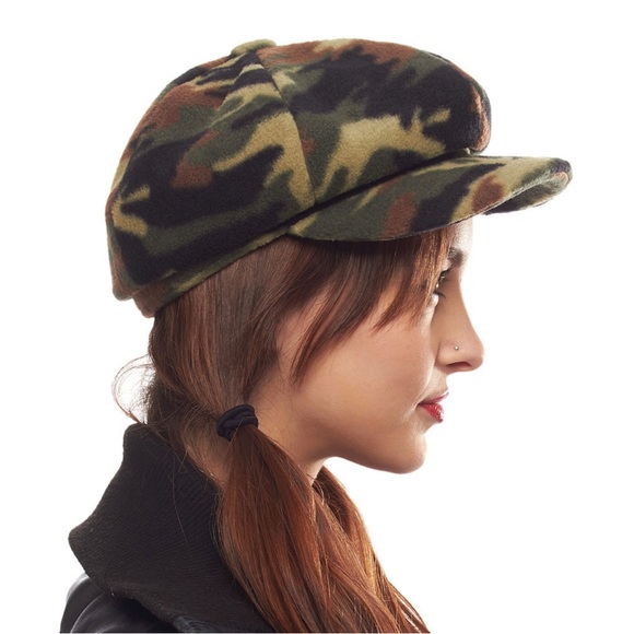 Out of stock!!!Field Reporting Fleece Camo Newsboy Cap for Ladies - Picture 2 of 3